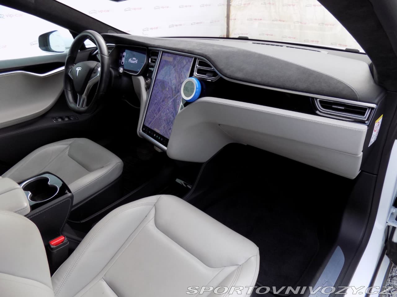 2015 Tesla Model S - 33