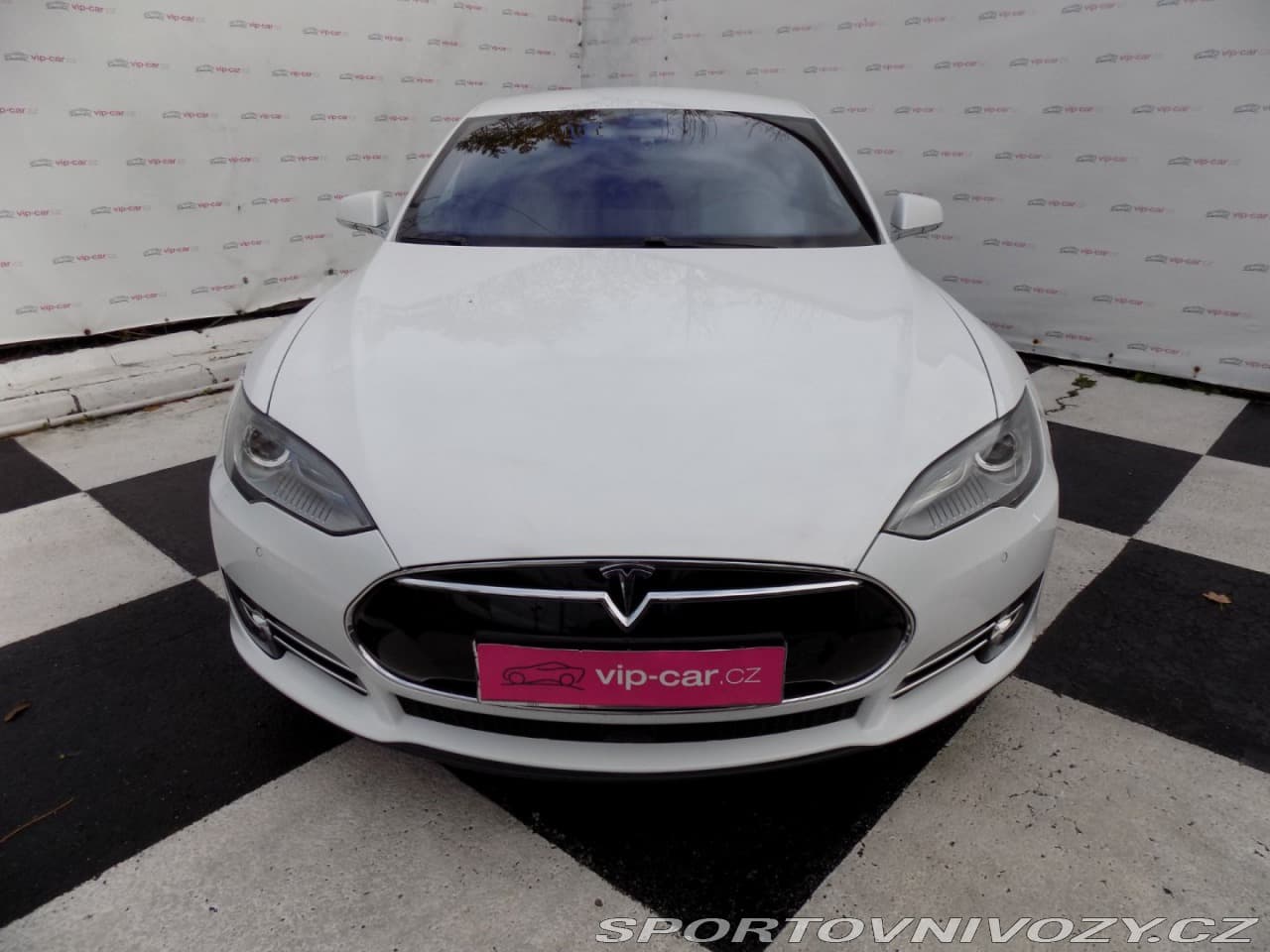2015 Tesla Model S - 7