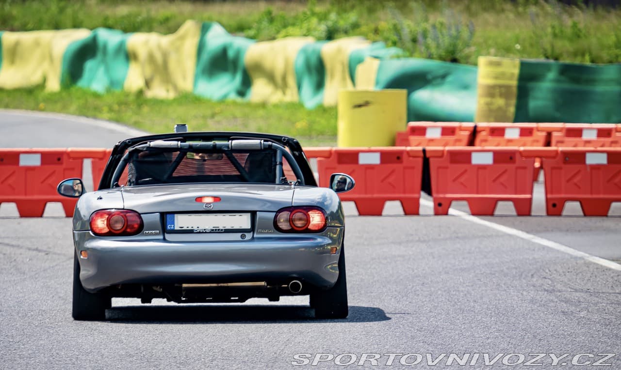 2002 Mazda MX-5 - 7