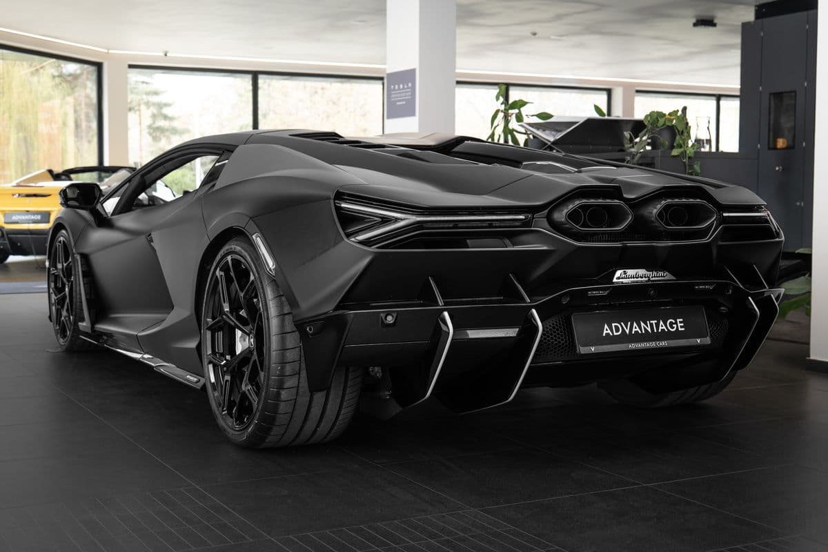 Lamborghini REVUELTO - 4
