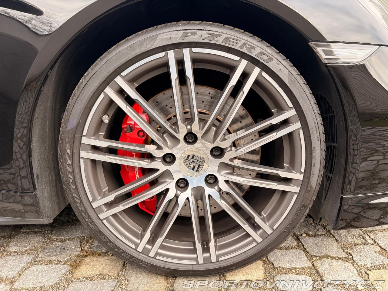 2015 Porsche 911 - 10