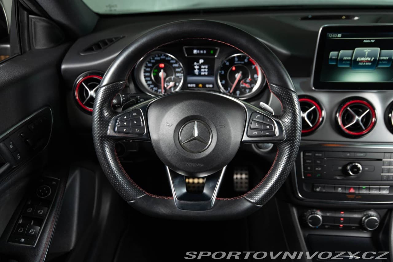 2015 Mercedes-Benz CLA - 12