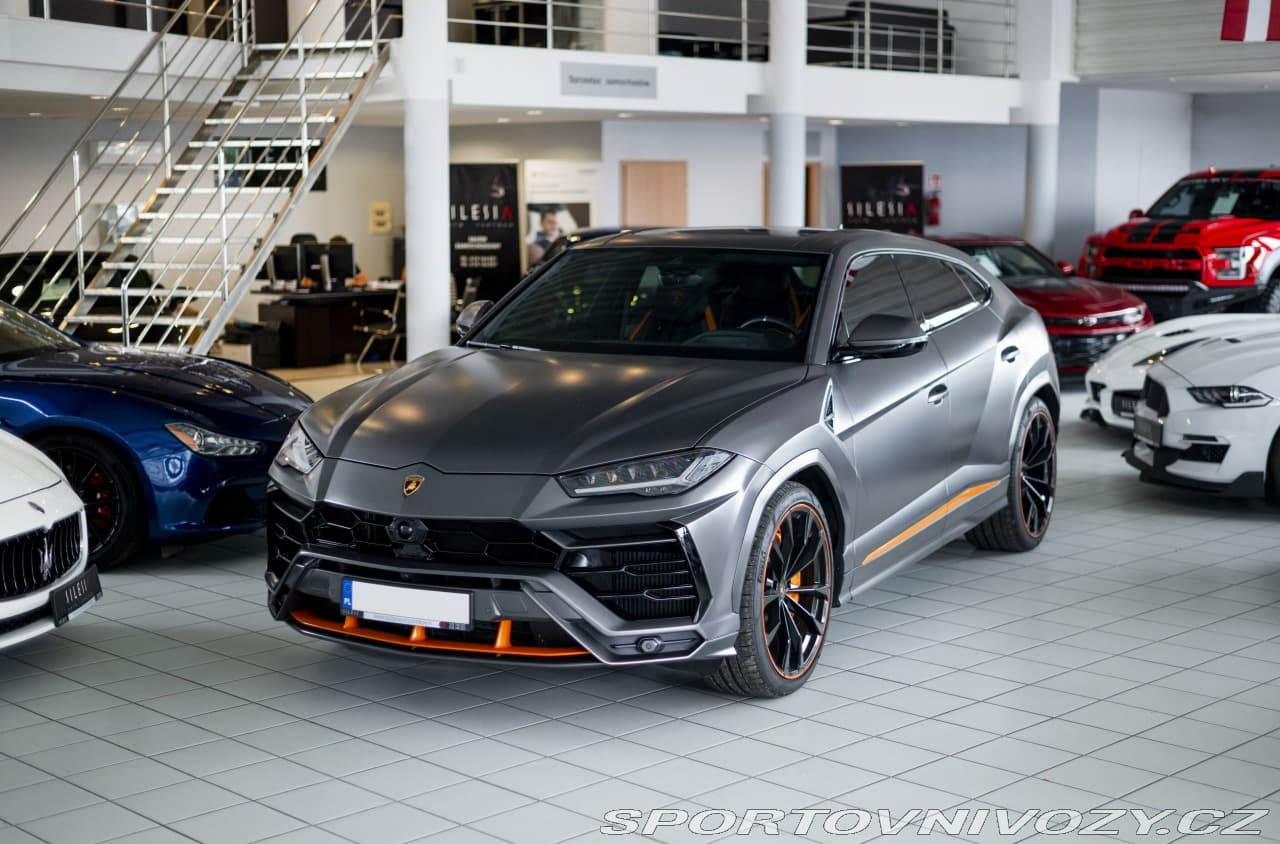 Lamborghini Urus Standard
