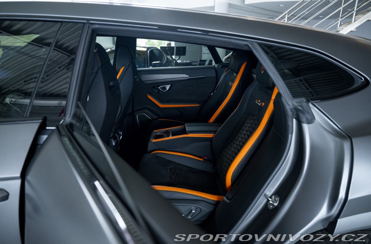 2022 Lamborghini URUS - 10