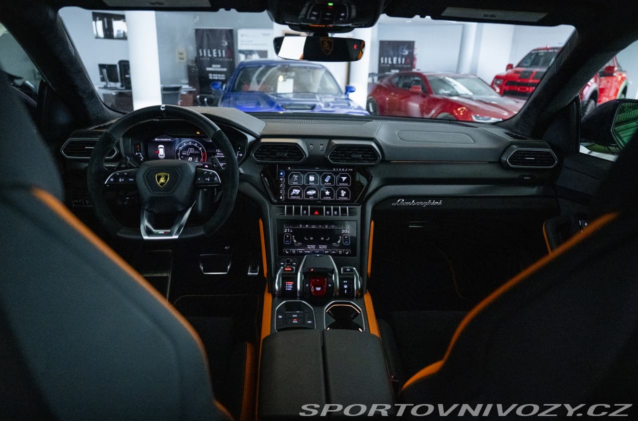 2022 Lamborghini URUS - 13