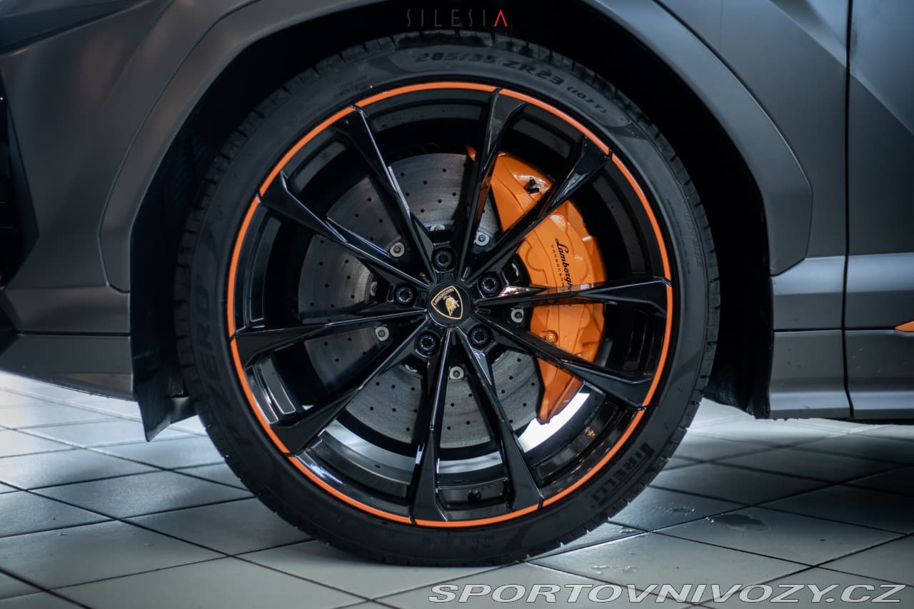 2022 Lamborghini URUS - 14