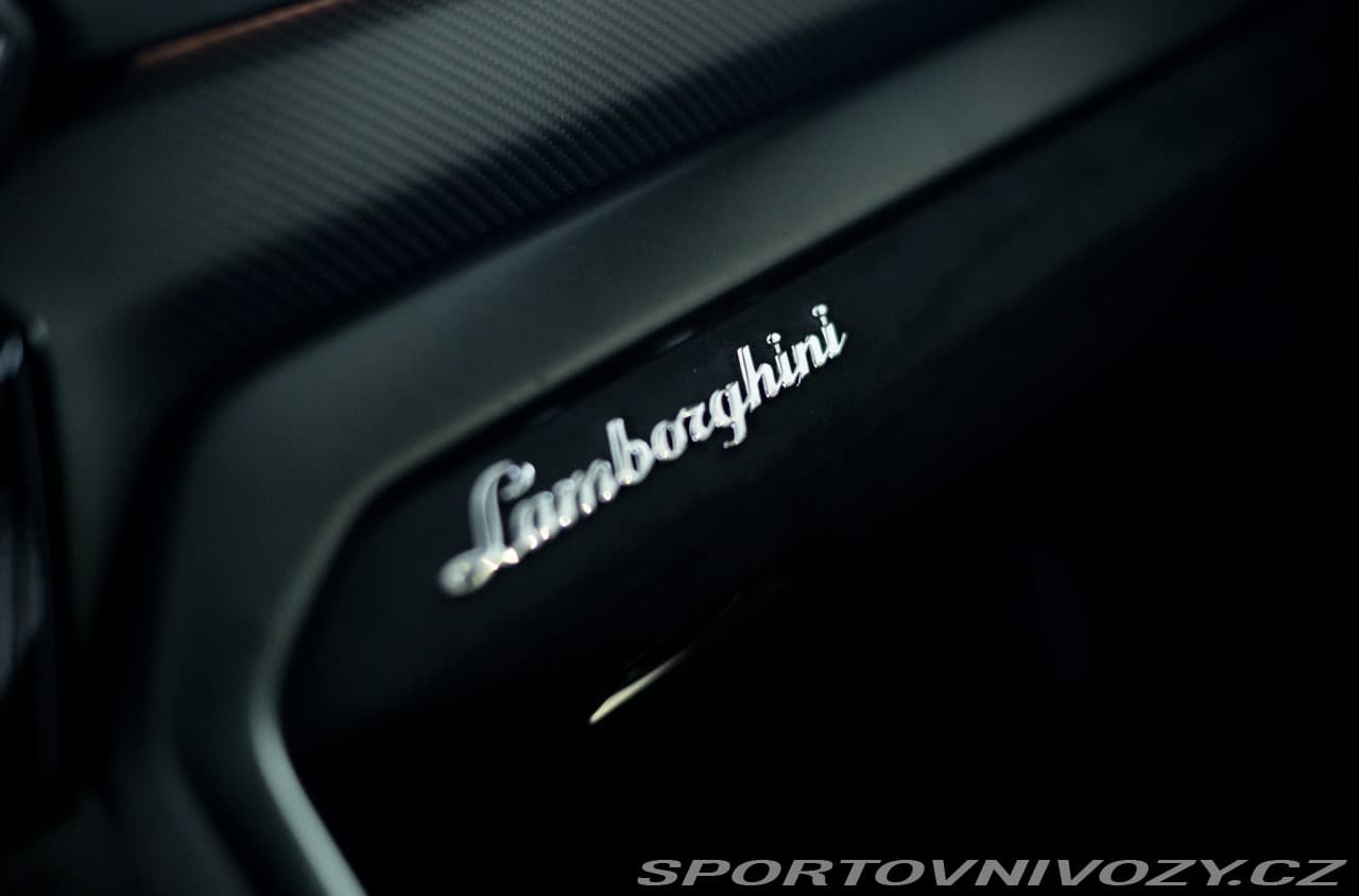 2022 Lamborghini URUS - 8