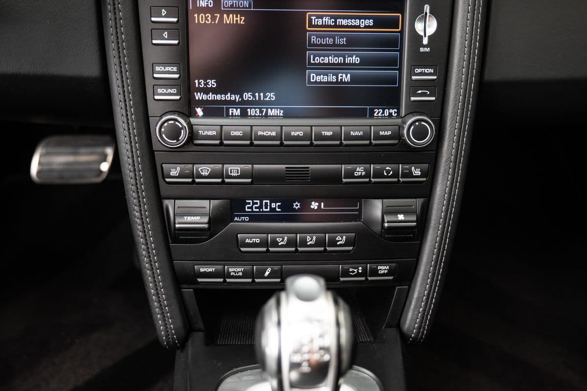 2010 Porsche 911 - 13