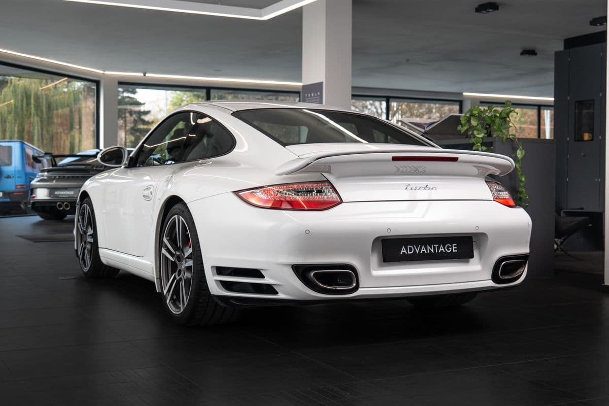 2010 Porsche 911 - 4