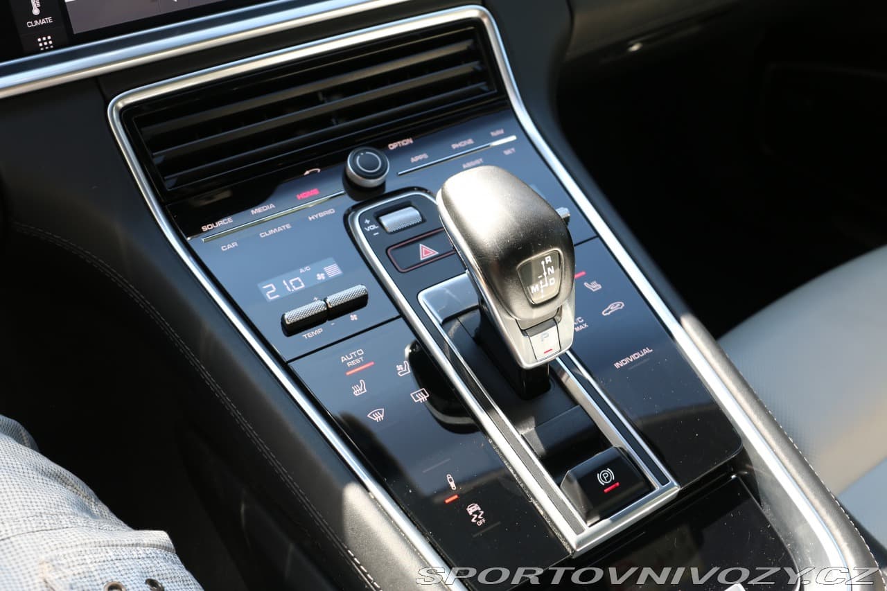 2020 Porsche PANAMERA - 11