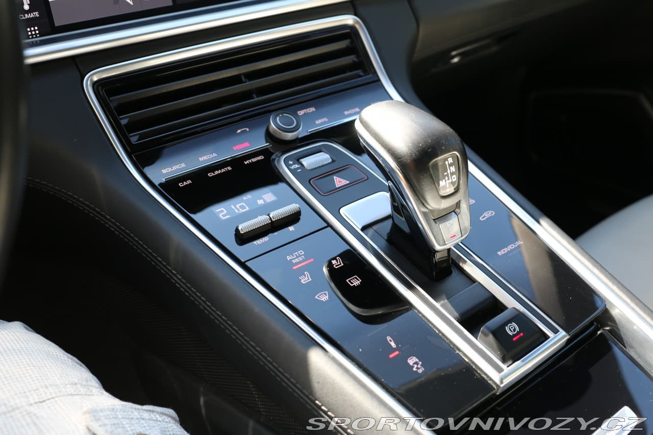 2020 Porsche PANAMERA - 12