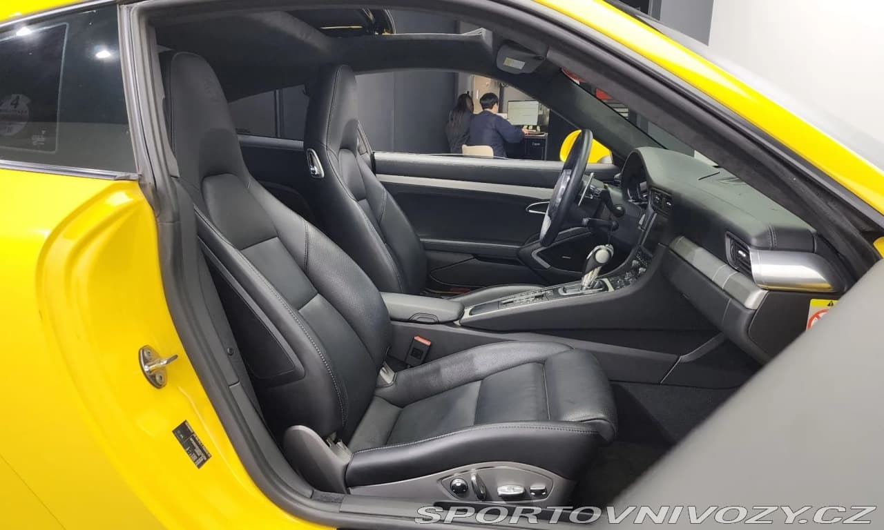 2013 Porsche 911 - 11