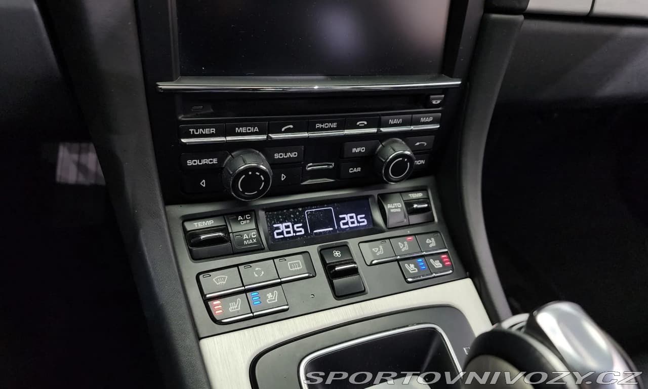 2013 Porsche 911 - 16