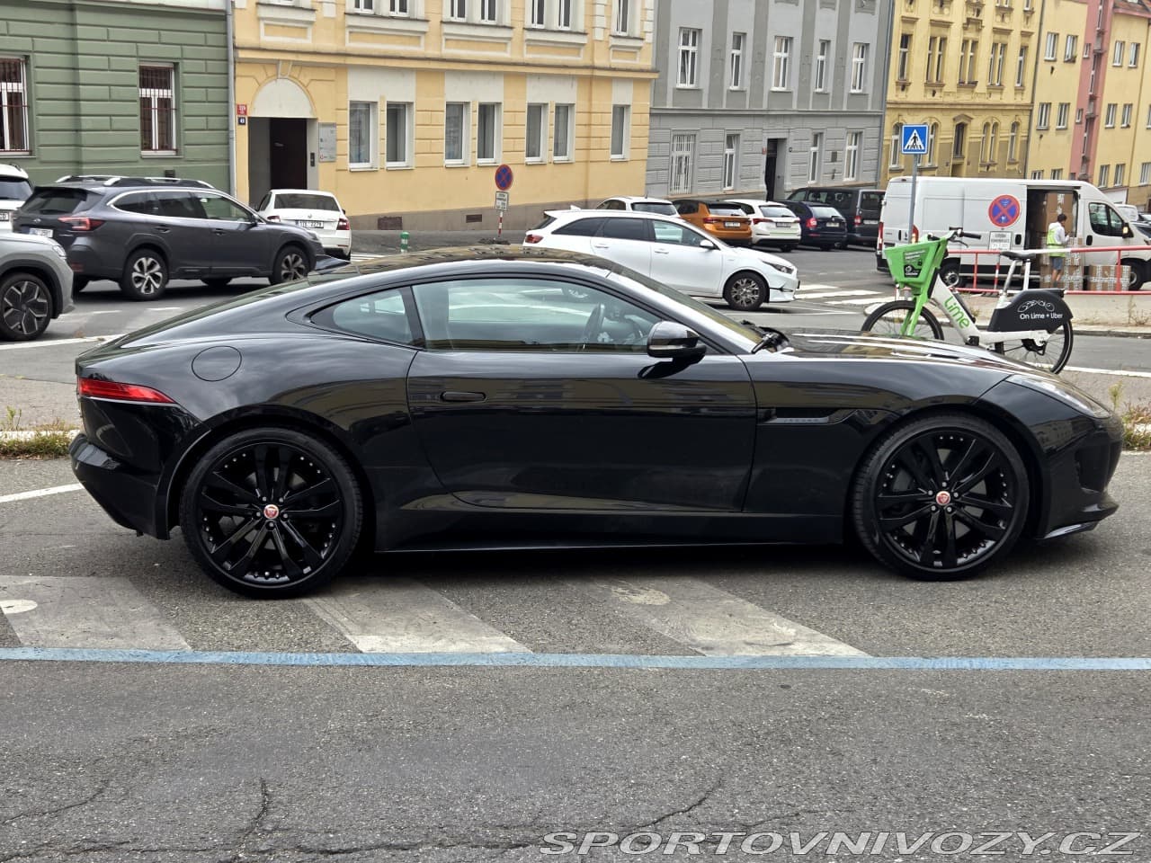 2017 Jaguar F-TYPE - 6
