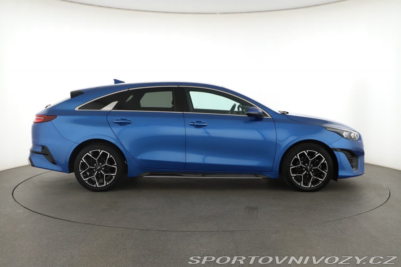 2022 Kia Proceed - 11