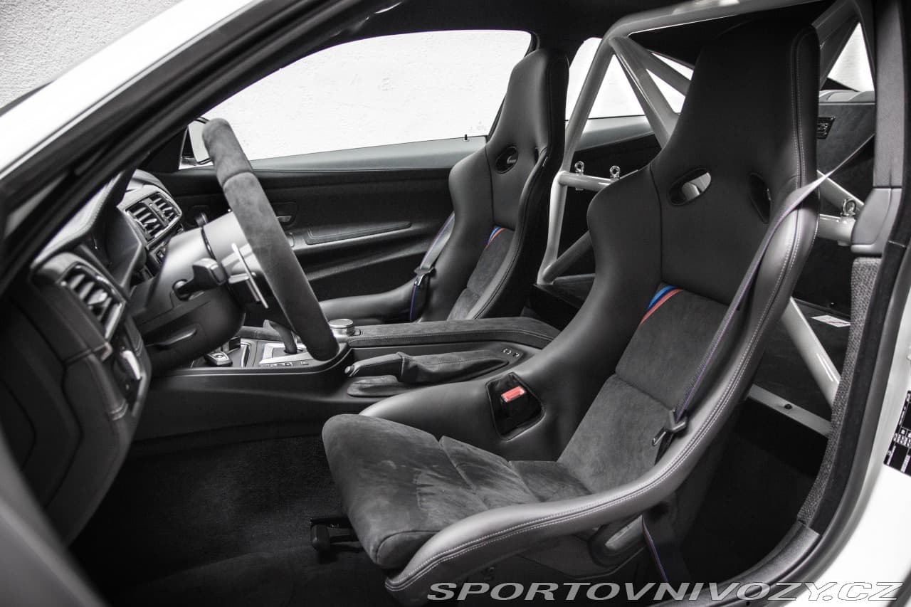 2017 BMW M4 - 10