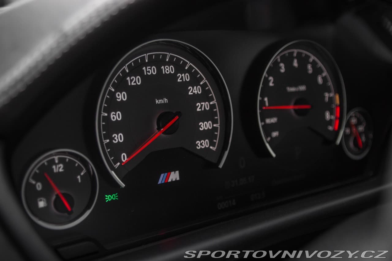 2017 BMW M4 - 12
