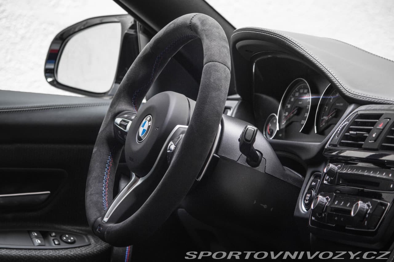 2017 BMW M4 - 16