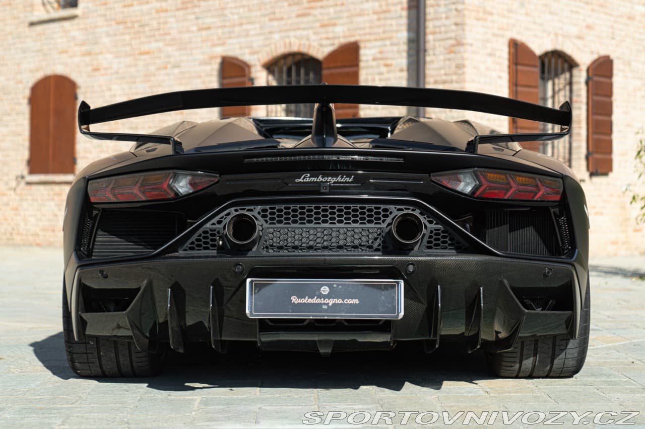 2021 Lamborghini AVENTADOR - 10