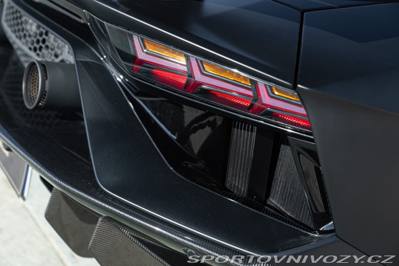 2021 Lamborghini AVENTADOR - 16