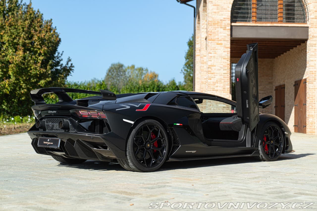 2021 Lamborghini AVENTADOR - 8