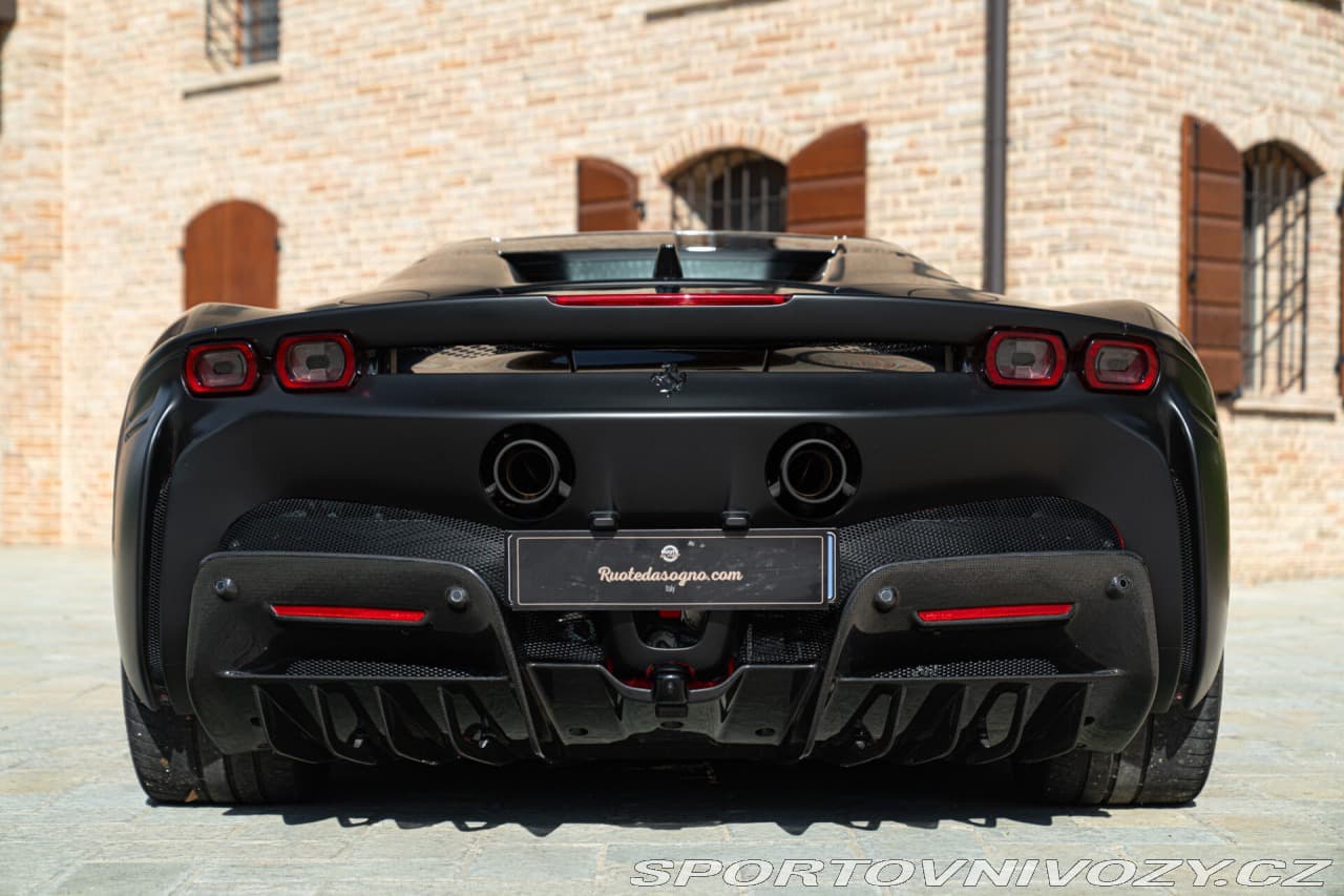 2022 Ferrari SF90 - 12