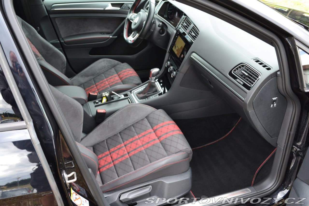 2019 Volkswagen GOLF - 2