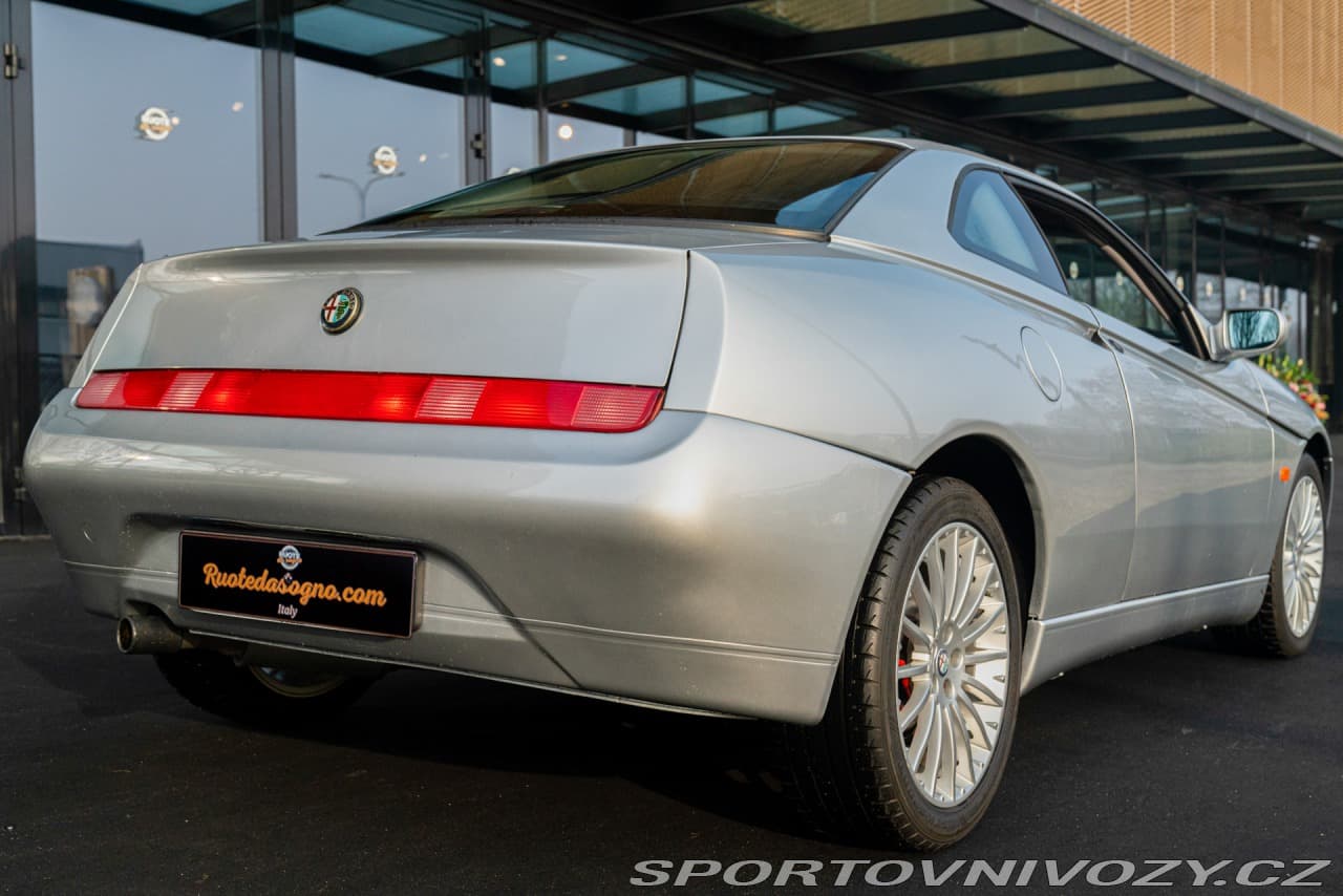 2003 Alfa Romeo GTV - 11
