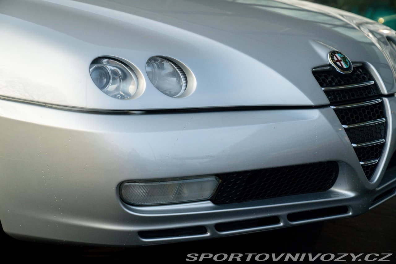 2003 Alfa Romeo GTV - 18