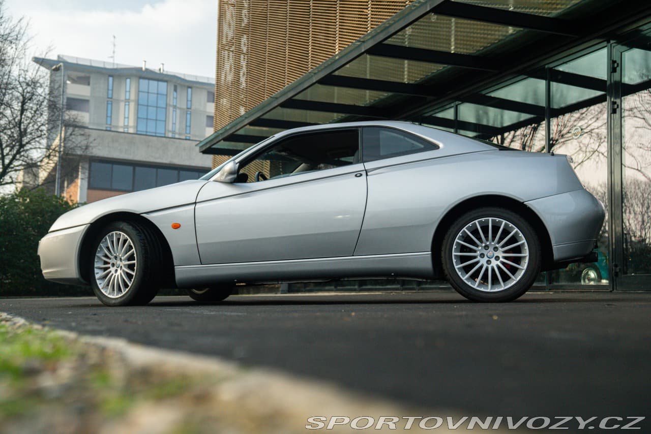 2003 Alfa Romeo GTV - 6