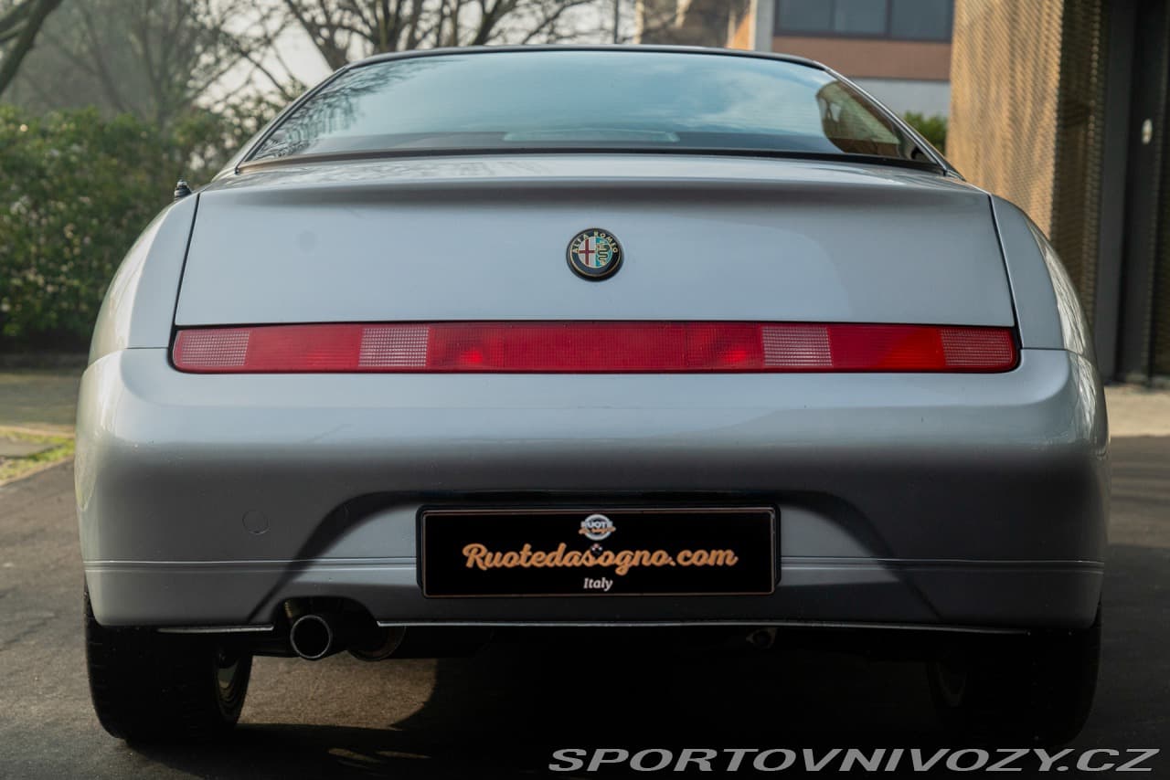 2003 Alfa Romeo GTV - 9