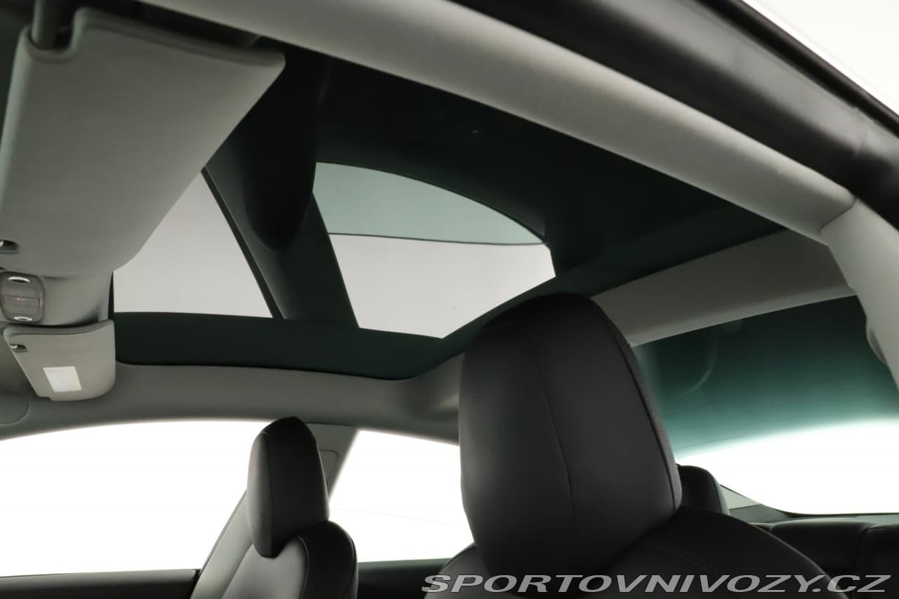 2020 Tesla Model 3 - 11