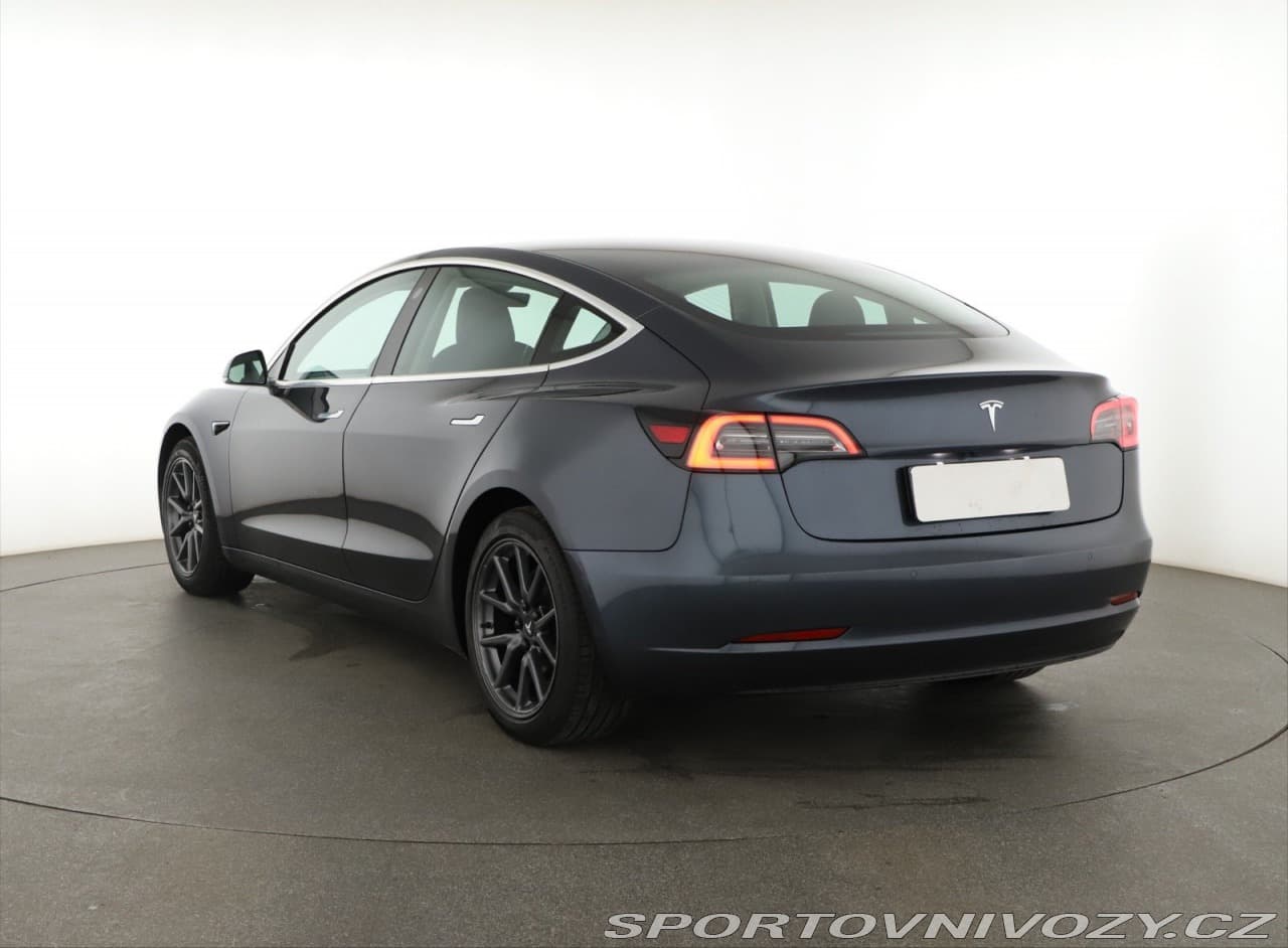 2020 Tesla Model 3 - 4