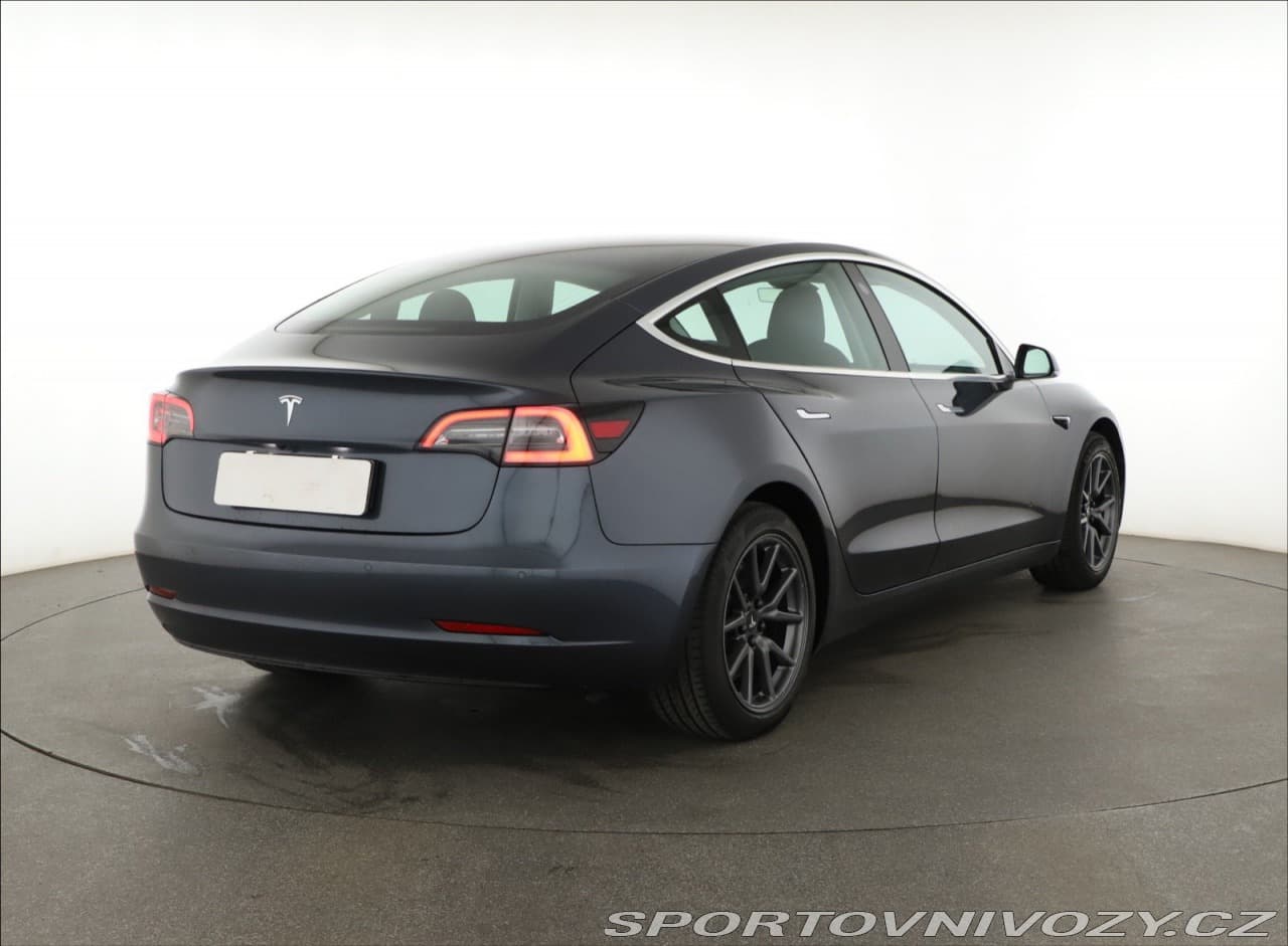 2020 Tesla Model 3 - 5