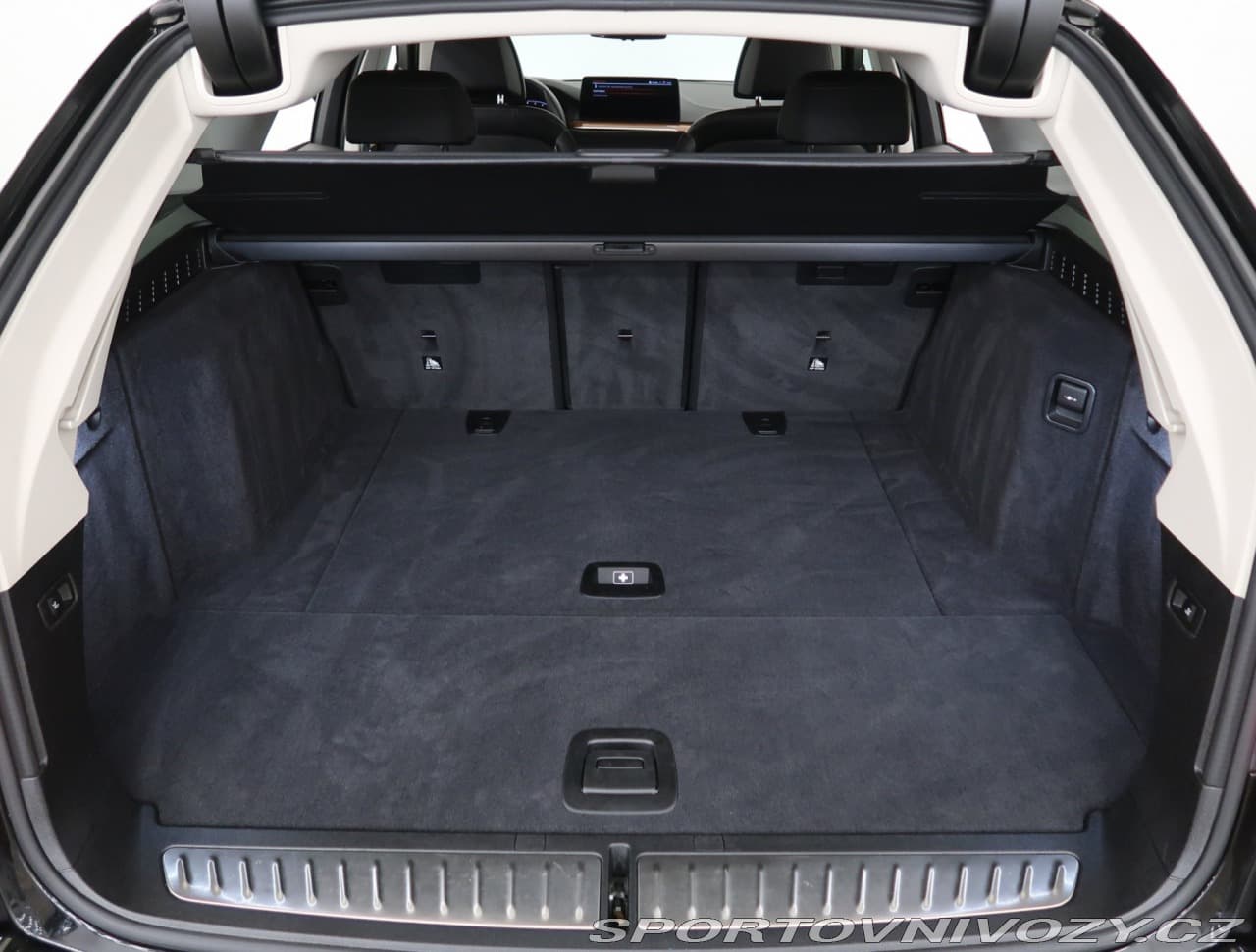 2022 BMW 5-Series - 27