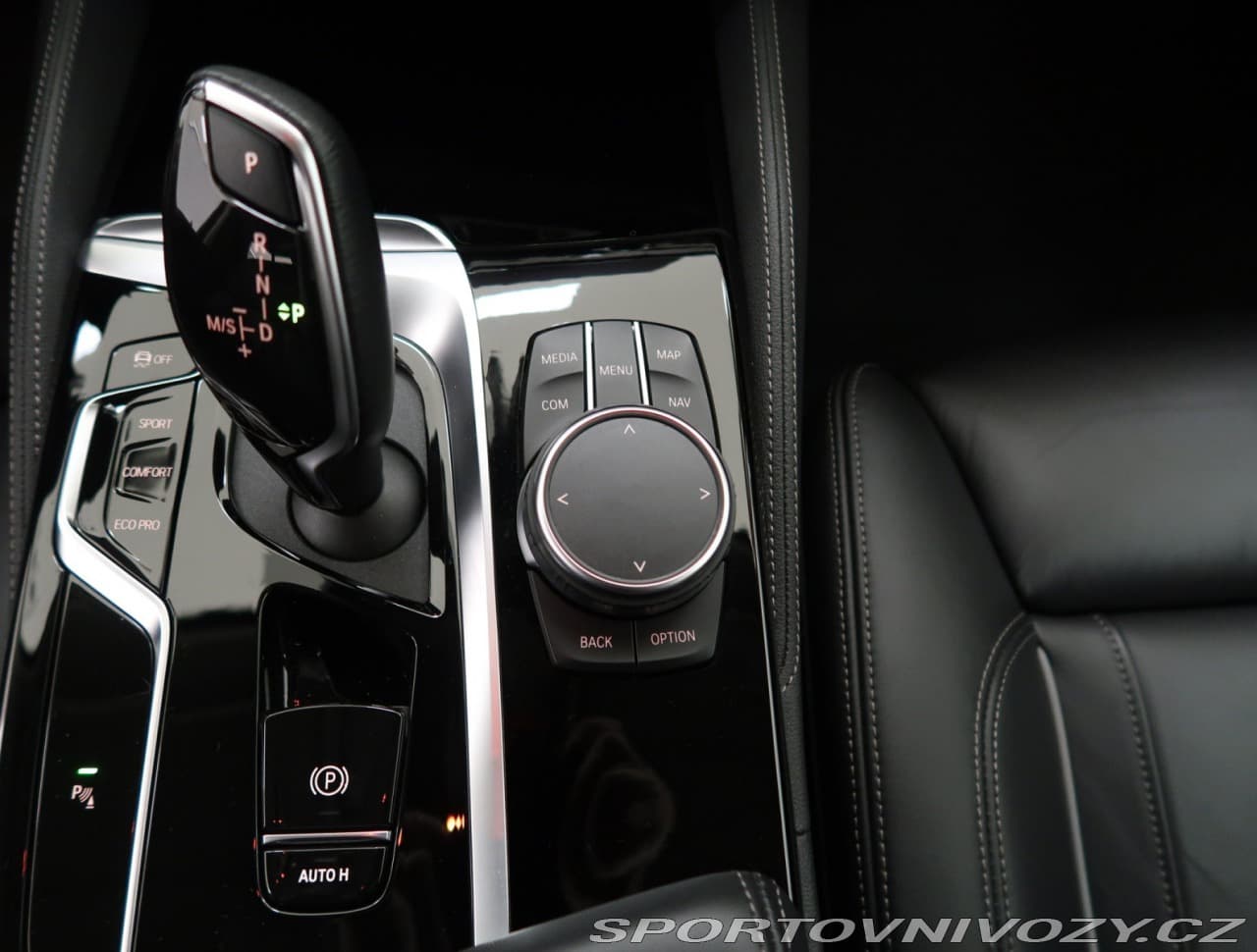 2022 BMW 5-Series - 37