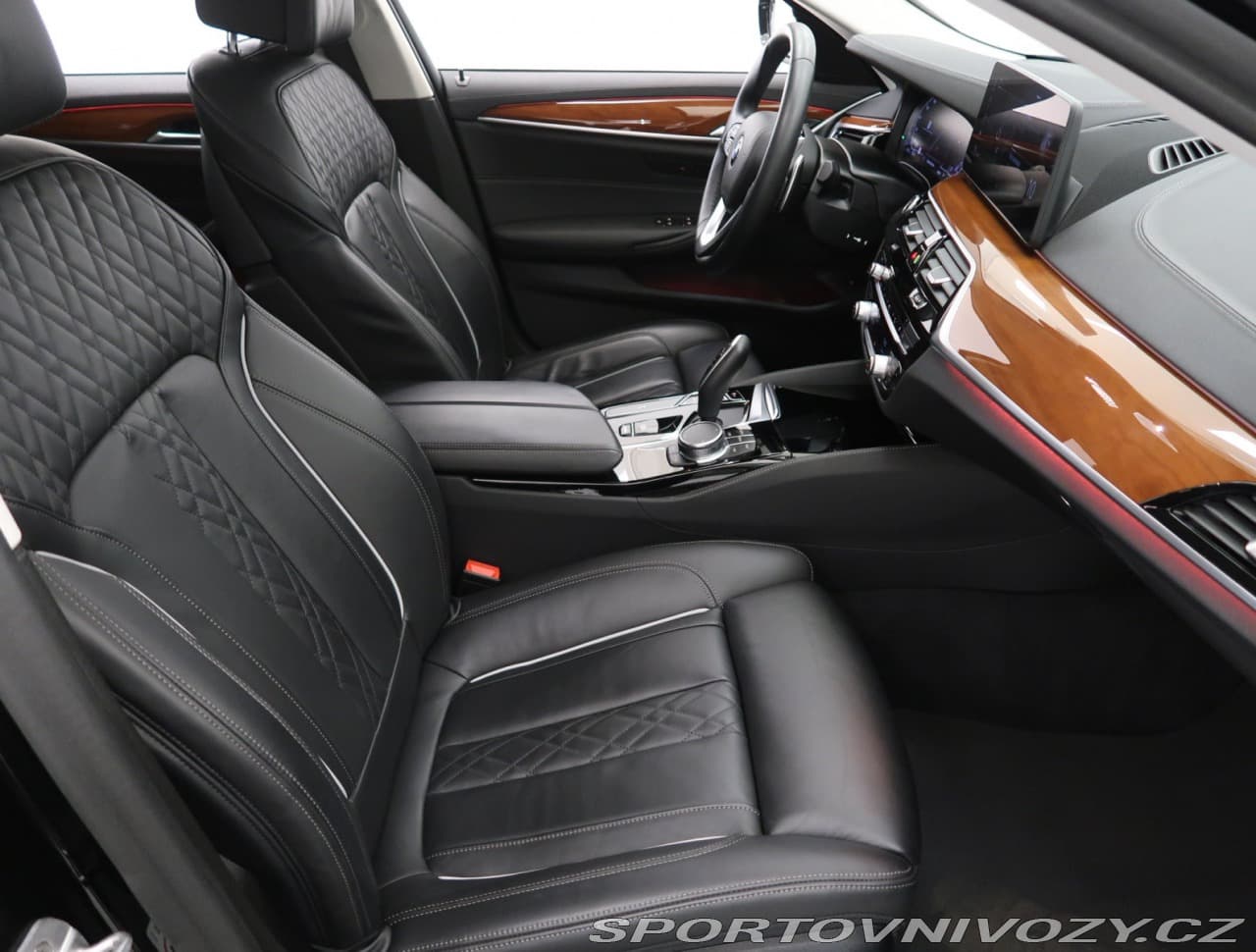 2022 BMW 5-Series - 17