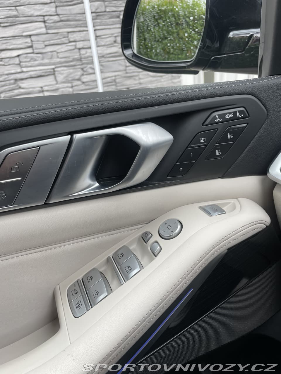 2020 BMW X7 - 14