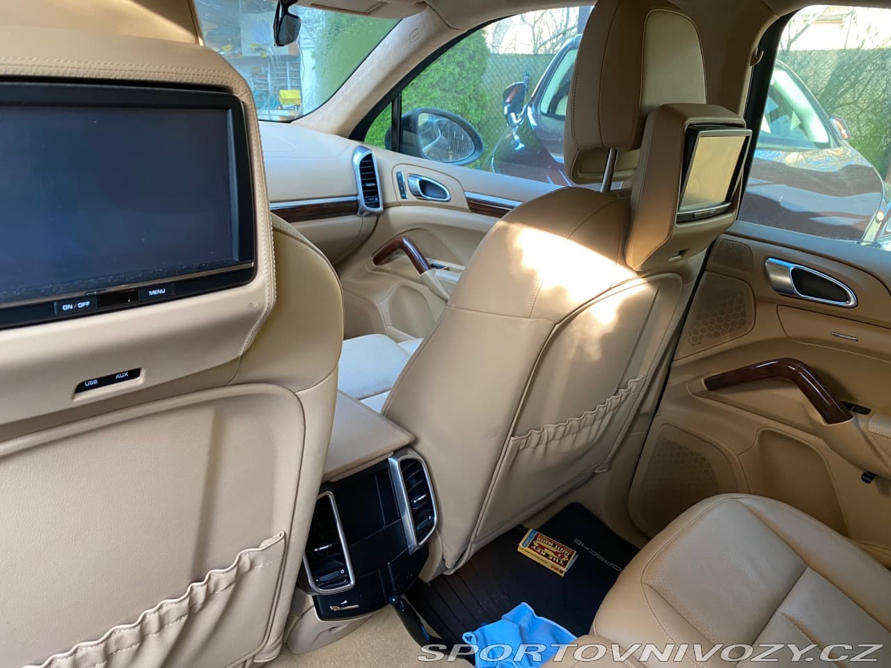 2011 Porsche Cayenne - 11