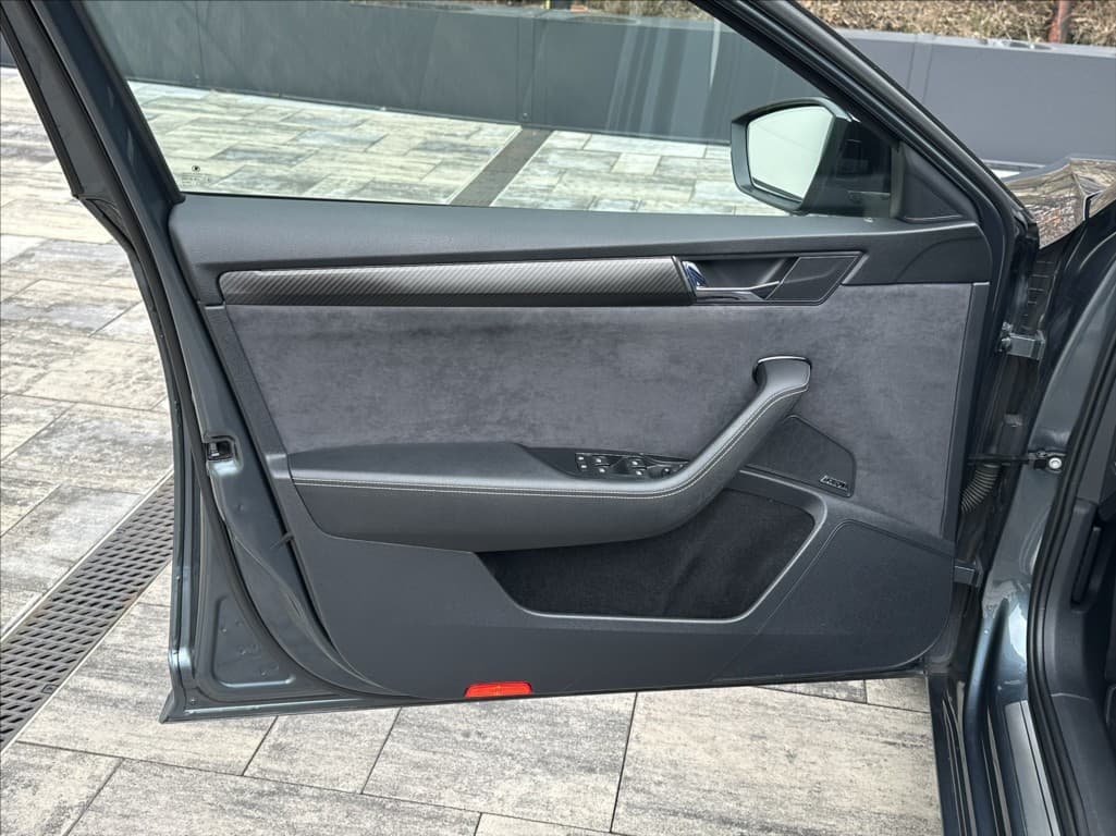 2020 Škoda Superb - 12
