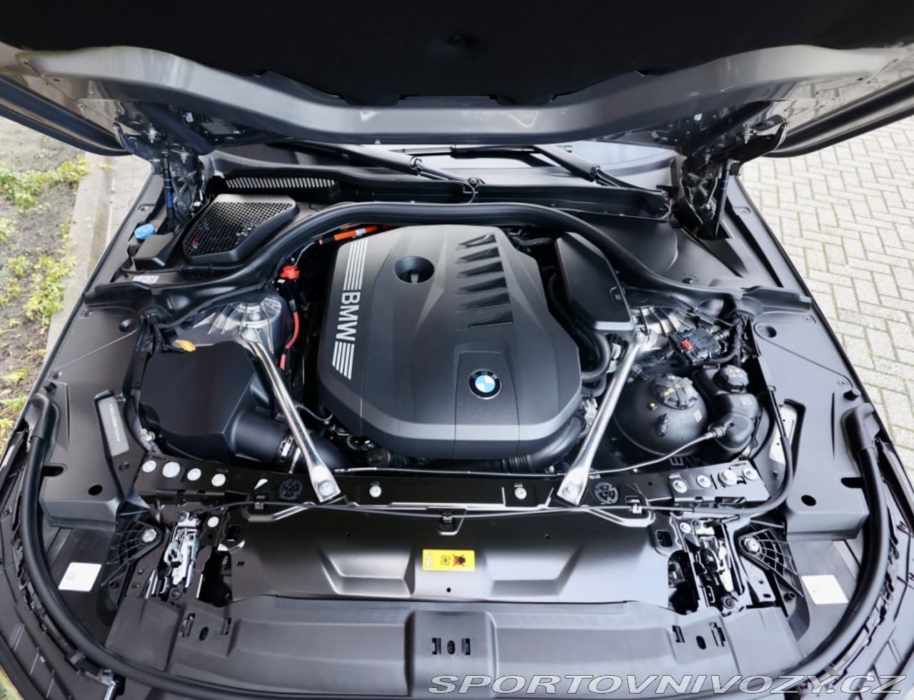 2025 BMW 5-Series - 10