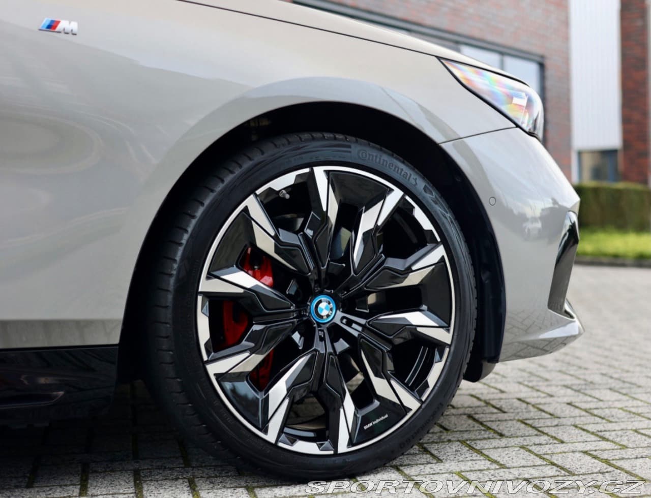 2025 BMW 5-Series - 15