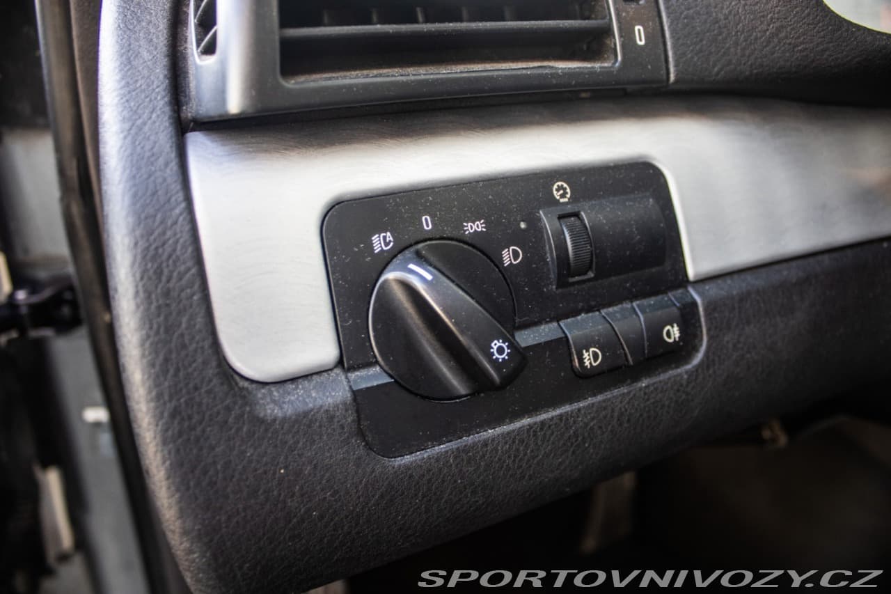 2003 BMW 3-Series - 19