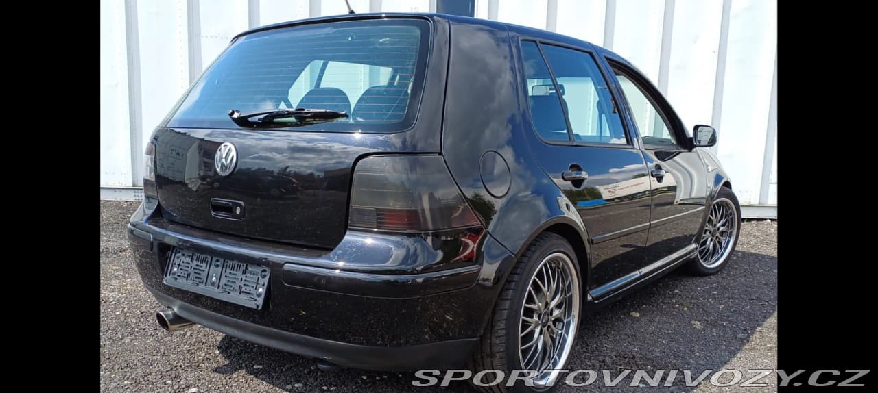 2002 Volkswagen Golf - 2