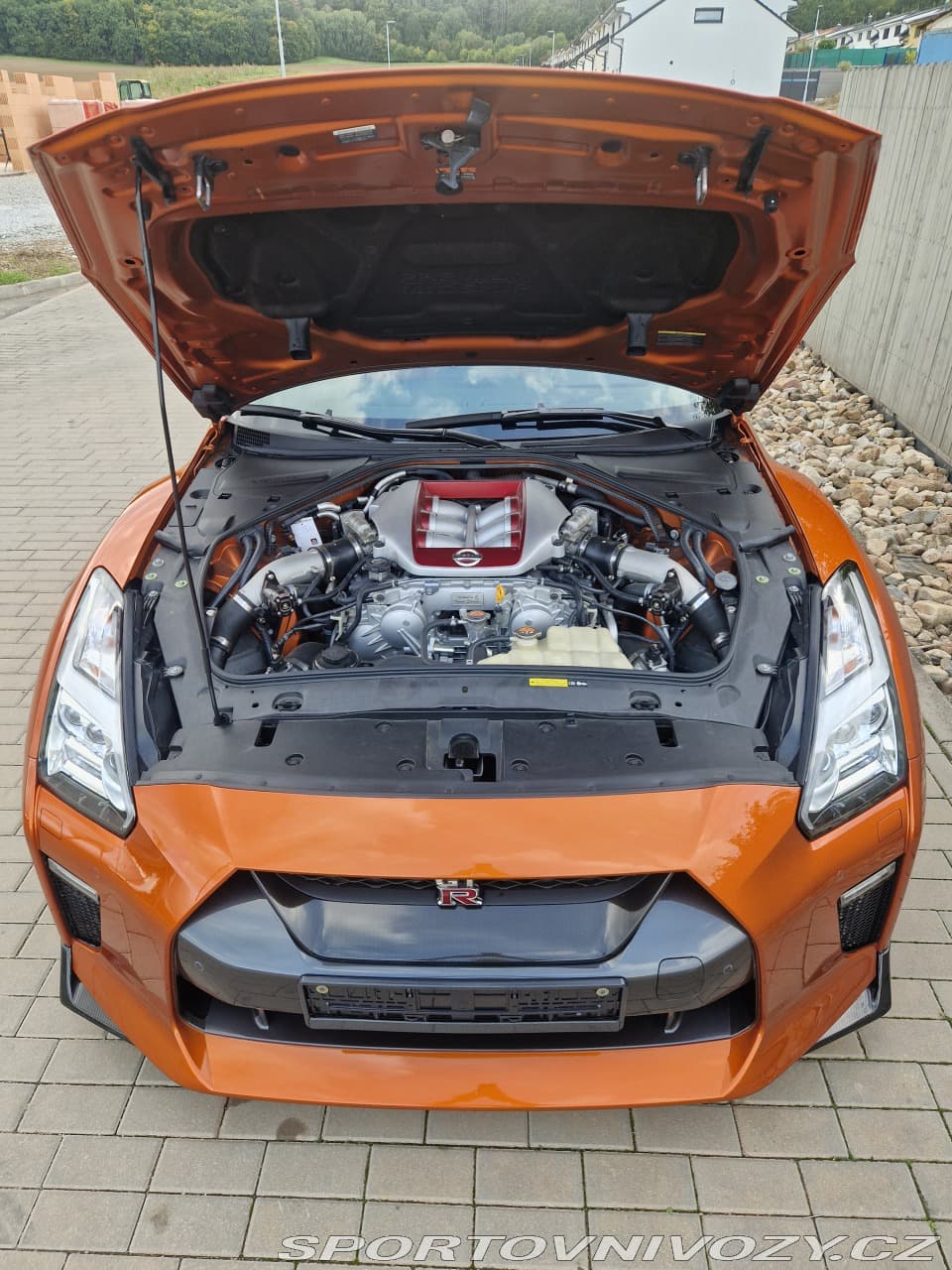 2018 Nissan GT-R - 12