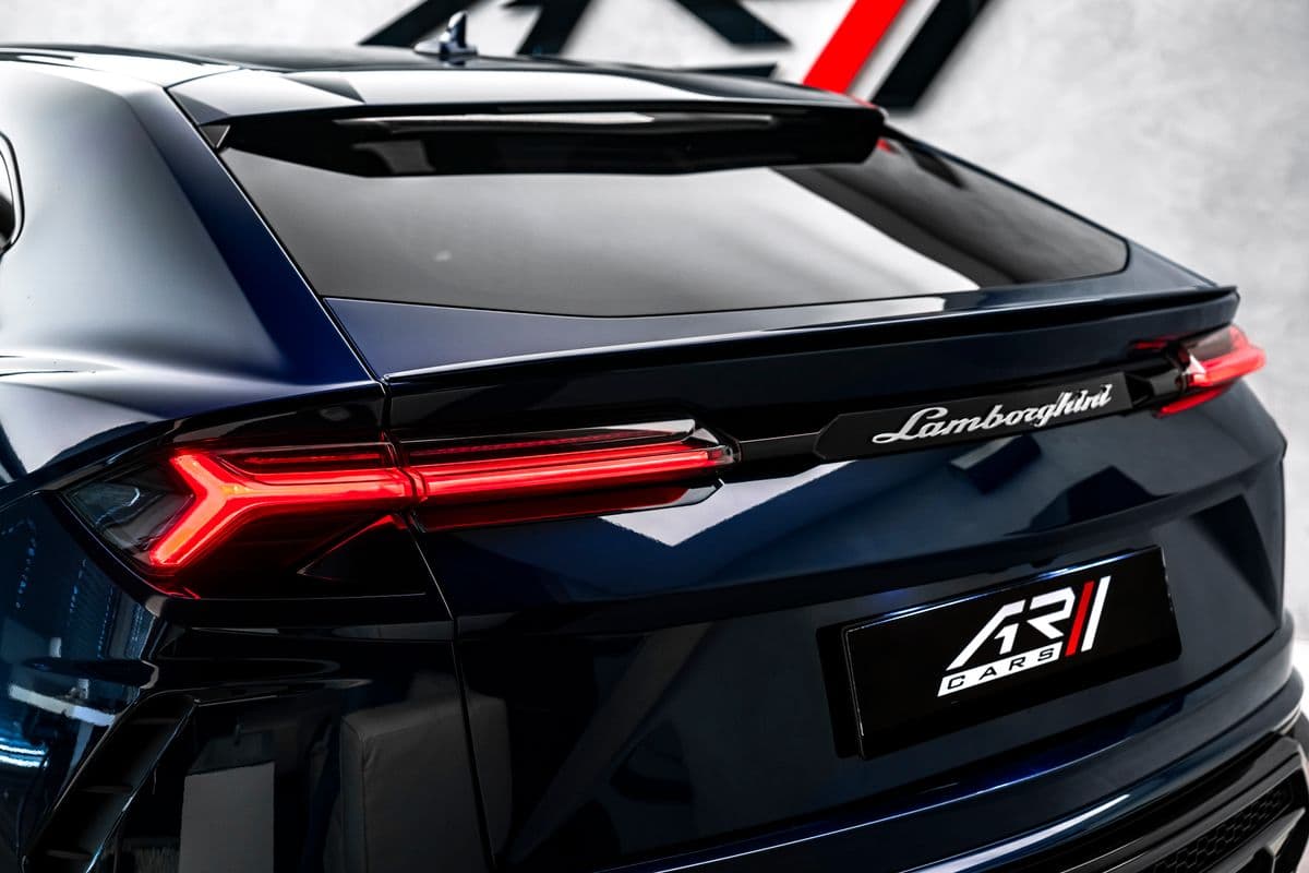 2022 Lamborghini Urus - 10