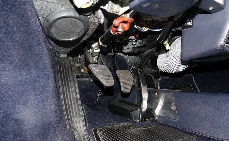 1988 Ferrari 328 - 16