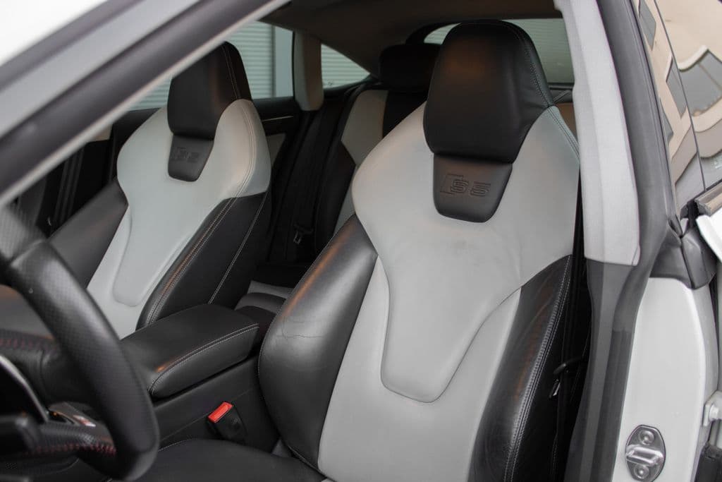 2011 Audi S5 - 10