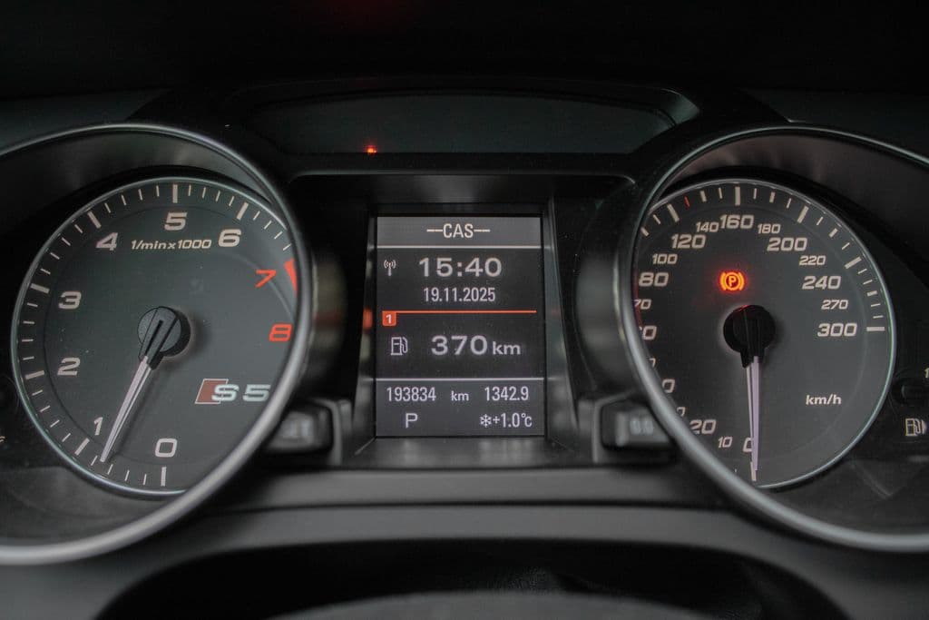 2011 Audi S5 - 14