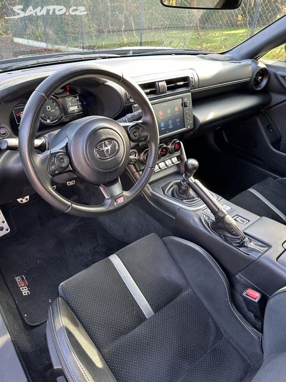 2024 Toyota GR86 - 10